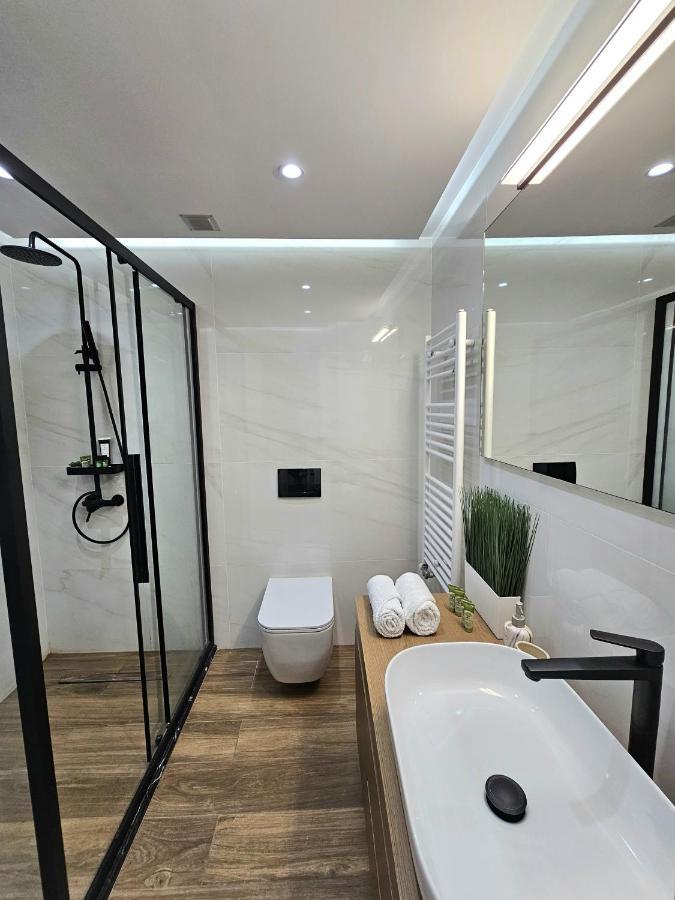 Modern Garden View Apt In Voula, Athens - Luxe מראה חיצוני תמונה
